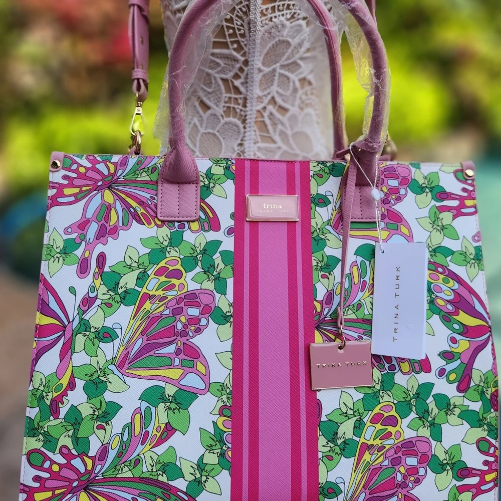 Stunning Trina Turk large bag! Weekender, Tote, Work bag, Travel bag! Anything! - Picture 7 of 12
